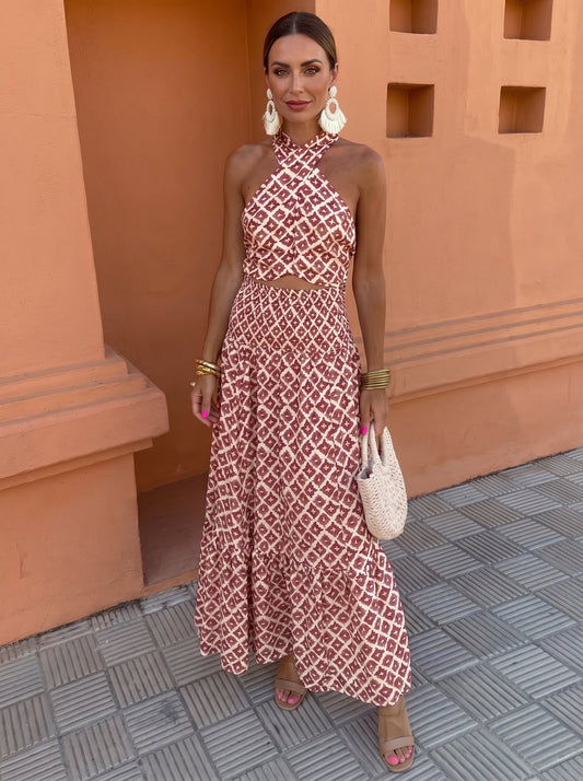 Elsa | Elegante conjunto con hombros descubiertos y volantes